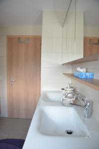 Fotografie z fotogalerie ubytování Grosse, schöne Wohnung im Grünen v destinaci Brig