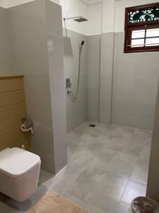 Koupelna v ubytování Mihira Gedara Apartments