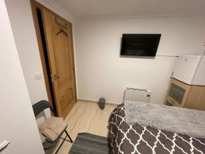 A television and/or entertainment centre at El Patio de Lucy