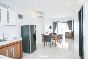 March Samui Resort的厨房或小厨房