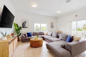 TV a/nebo společenská místnost v ubytování Corner Kay