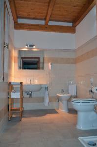 Agriturismo la Ghiandaia Alghero tesisinde bir banyo