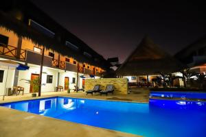 Bazén v ubytování Hotel Pejelagarto nebo v jeho okolí