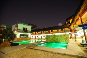 Bazén v ubytování Hotel Pejelagarto nebo v jeho okolí