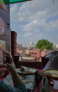 Foto dalla galleria di Shiva guest House (hoche poche cafe ) ad Agra