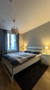 Ein Bett oder Betten in einem Zimmer der Unterkunft Traumhafte Wohnung mitten in Charlottenburg