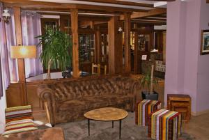 Hotel L’Ermita B&B的休息区