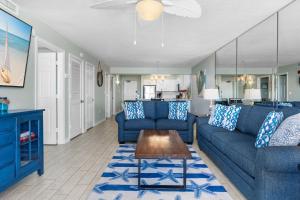 Posezení v ubytování Pelican Beach Resort 1415 by Newman-Dailey + 53 fotografií