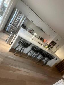 Kjøkken eller kjøkkenkrok på Modern Luxury Retreat Spacious Serene Oasis