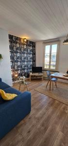 Χώρος καθιστικού στο L'atelier- Duplex Vue magnifique sur le port-