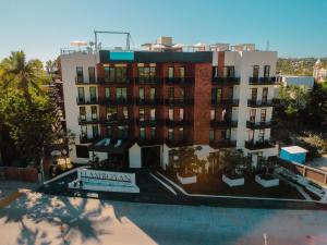 - une vue de tête sur un bâtiment avec un hôtel dans l'établissement Flamboyan Hotel & Residences, à San José del Cabo