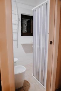 A bathroom at Appartamento - Grammichele Privitera rooms & apartments Gold