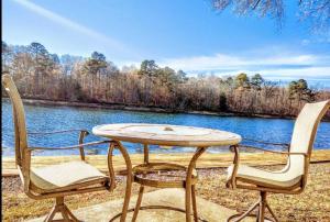 Gallery image of Lakefront Casita - Perfect for couples or families in Hot Springs