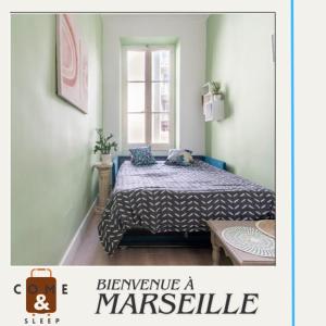 un poster di una camera con letto e finestra di Come&Sleep a Marsiglia