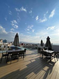 Balkoni atau teres di depto con alberca zona condesa +18 gambar