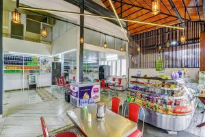 Gallery image of Collection O Royal Tourist Home in Kizhake Chālakudi +21 photos