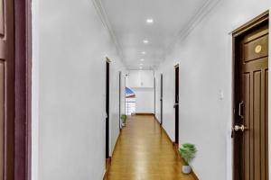 Gallery image of Collection O Royal Tourist Home in Kizhake Chālakudi