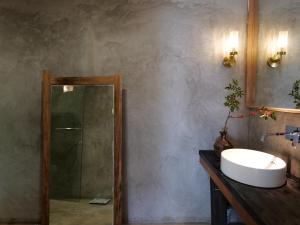 Φωτογραφία από το άλμπουμ του Ting Jian Empty Yard Pastoral Design Residential Dali Shop σε Νταλί