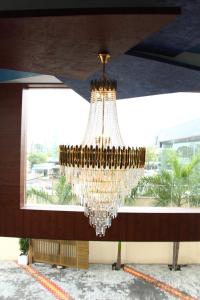 a large chandelier hanging from the ceiling of a building at SAS SQUARE in Tiruchchirāppalli