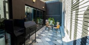 En balkon eller terrasse på Fliphaus Ravignani 2200 'B' - 3 Bd Vintage Palermo