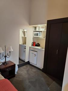 Köök või kööginurk majutusasutuses Gateway Motor Inn