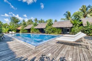 een afbeelding van een villa met zwembad bij Kajali Siargao in General Luna