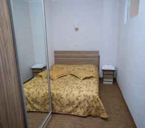Voodi või voodid majutusasutuse Tsaghkahovit Hotel toas