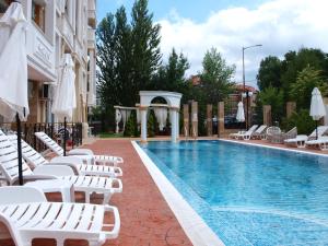 Apart Sweet Homes 5 - Apartments for guests tesisinde veya buraya yakın yüzme havuzu