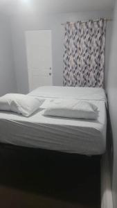Gallery image of Room in a Beach House with Queen bed in a landlord hosted three bedroom apartment in Edgemere