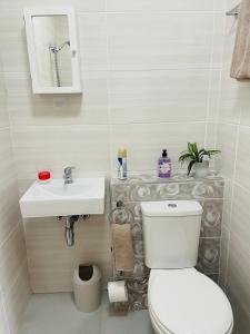 Phòng tắm tại SnaMel Guest House Waterfall