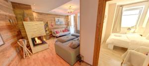 Posedenie v ubytovaní DMG - 'Large, Luxurious Ground Floor' Apartment
