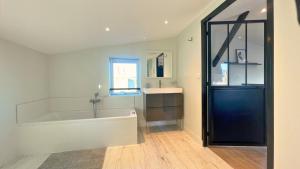 Afbeelding uit fotogalerij van AU 43 BIS in Granville +19 foto's