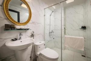 Ванна кімната в Gatsby Central Hotel Hanoi