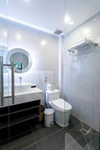 Ванна кімната в Gatsby Central Hotel Hanoi