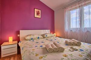 Posteľ alebo postele v izbe v ubytovaní Villa Stokovci in Central Istria for families and kids with a large garden and playground