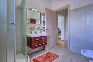 Kúpeľňa v ubytovaní Villa Stokovci in Central Istria for families and kids with a large garden and playground