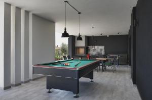 Biliardový stôl v ubytovaní Villa Ula in Pula with heated pool and sauna