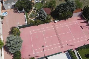 Tennis eller squash på eller i nærheten av Villa Una in Pula with heated pool and whirlpool