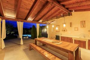 Posedenie v ubytovaní Villa Viscum in Central Istria for 8 persons with large garden - pet friendly