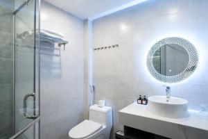 Ванна кімната в Gatsby Central Hotel Hanoi