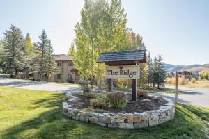 Un jardín fuera de Ridge Condo 2672 - Upgraded With Great Views and Elkhorn Resort Amenities