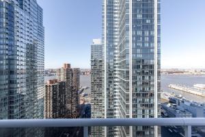 Gallery image of Midtown West 2br w gym roofdeck nr Hudson NYC-1395 in New York