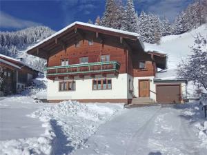 Chalet in Wagrain near Ski Lift v zime