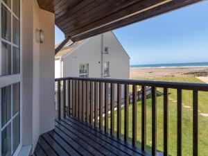 A balcony or terrace at 2 Bed in Croyde 87751
