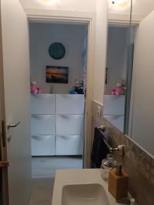 Ένα μπάνιο στο Residence Calazzurra Noto