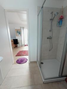 Ένα μπάνιο στο Peaceful Apartment-3 Zi, Loggia & Garden in Blankenese +45 φωτογραφίες