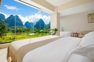 山景或在民宿看到的山景