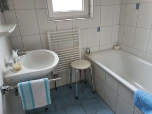 Ein Badezimmer in der Unterkunft Haus Nordseewind