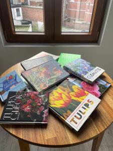 Foto dalla galleria di Your homestay in a bibliophile mansion ad Anversa