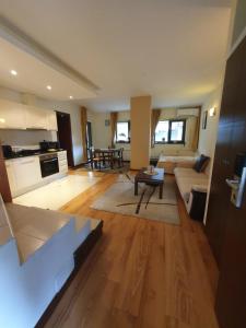 Cucina o angolo cottura di Apartment ZAX B7 in Terra Complex